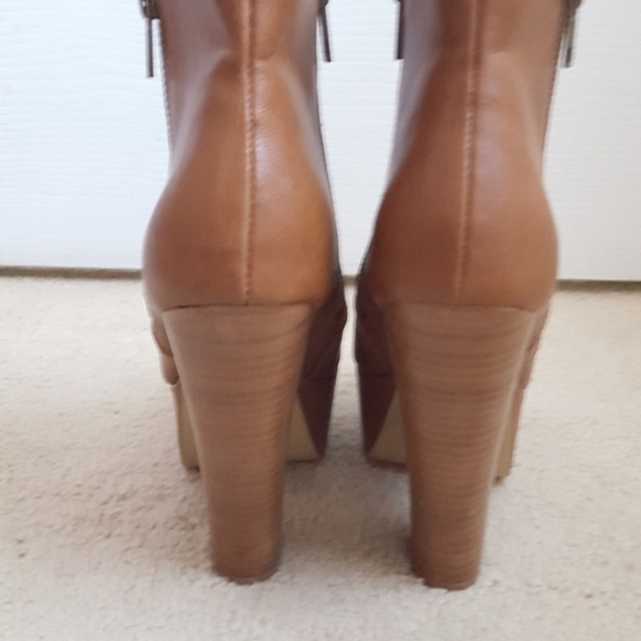 Steve Madden 7 Cognac Whiskey Booties Wedges - Picture 3 of 4